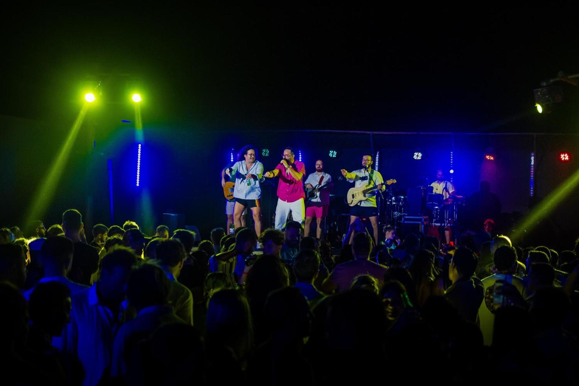 Cafe Jeri Hotel 지조카 데 제리콰콰라 외부 사진 The band performing in 2019